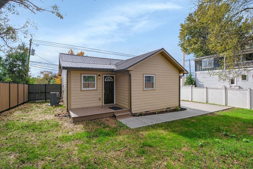 Building Photo - 509 Hoke St