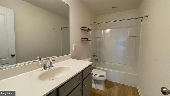 Building Photo - 38 Sutter Dr