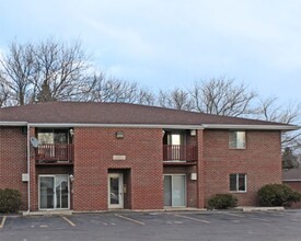 Building Photo - Cimarron Court