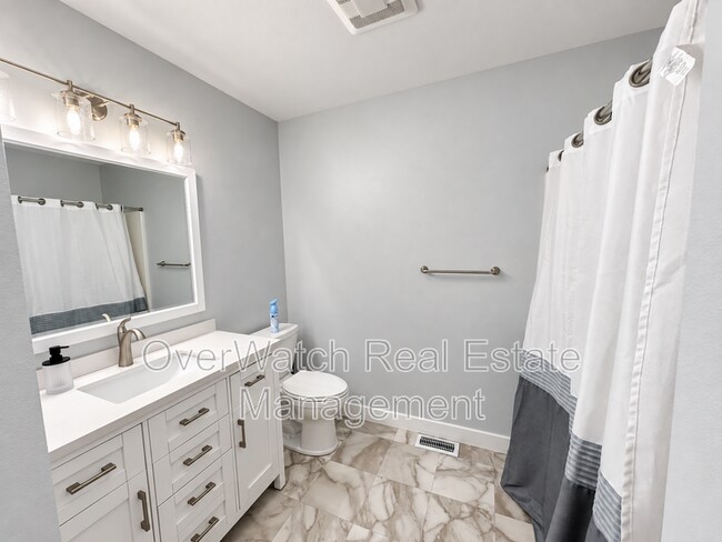 Building Photo - 4031 Lunar Dr