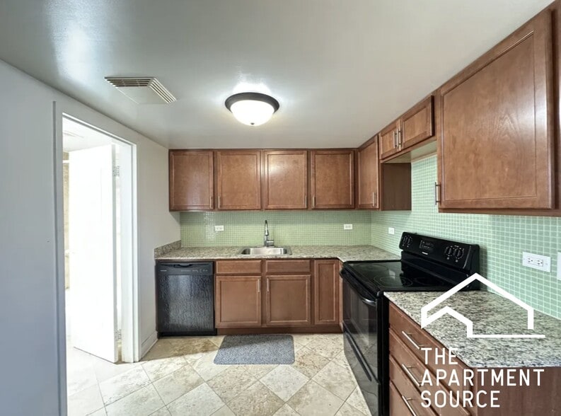 Building Photo - 7630 N Milwaukee Ave