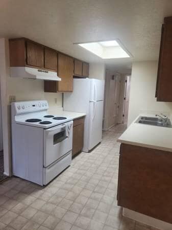 Building Photo - 2521 Chelwood Park Blvd NE