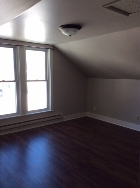 Building Photo - Germania