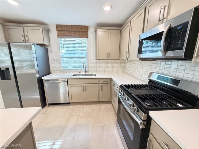 Building Photo - 541 Bellum Dr