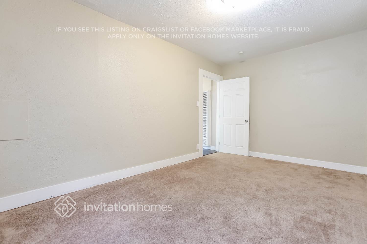 Building Photo - 2627 S Dunsmuir Ave