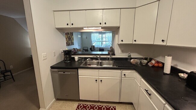Building Photo - Fully Furnished 2BR/2BA Condo in Old Orcha...