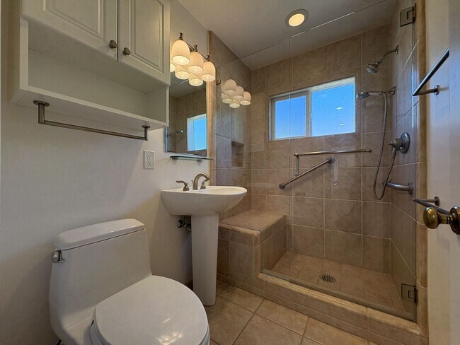 Building Photo - Modern Oasis in the Heart of Los Altos – U...