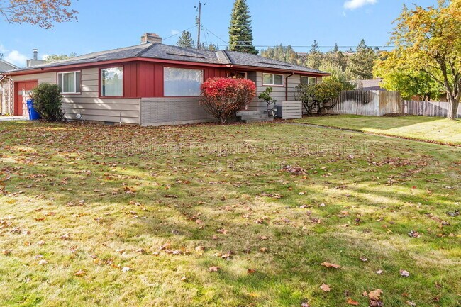 Building Photo - 1003 W Eastmont Way