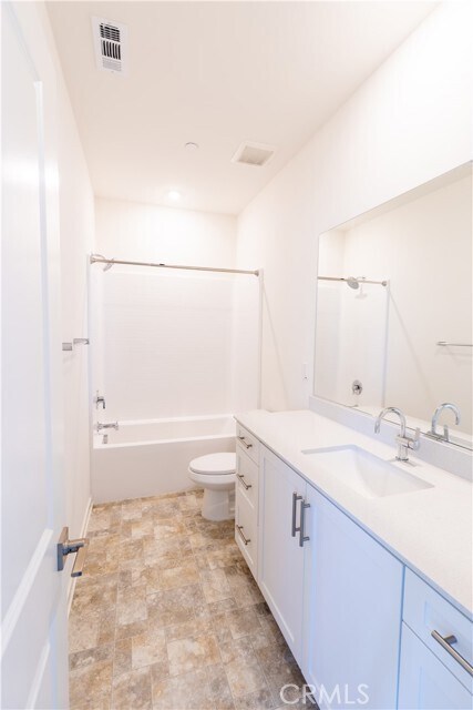 Building Photo - 3472 Emerald Dr