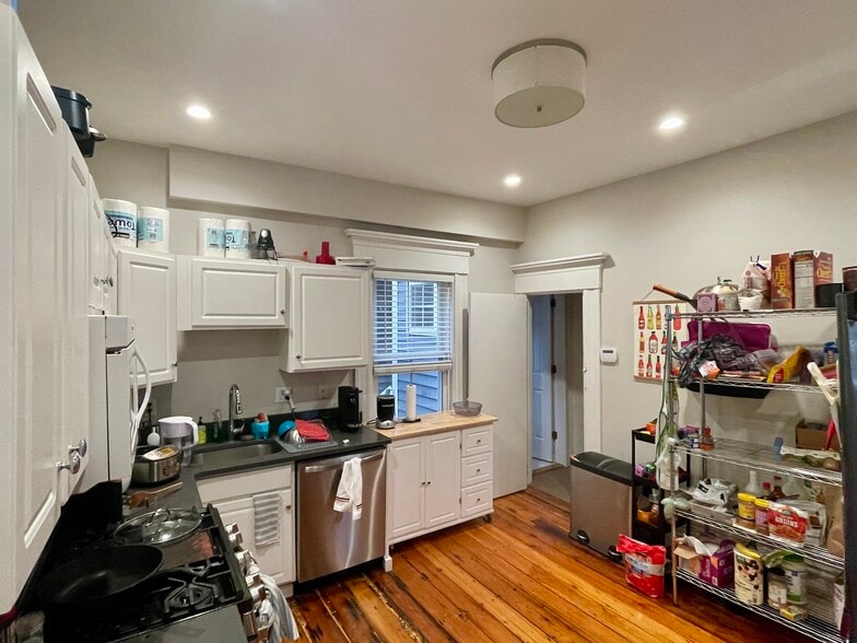 Building Photo - 2 Worcester St