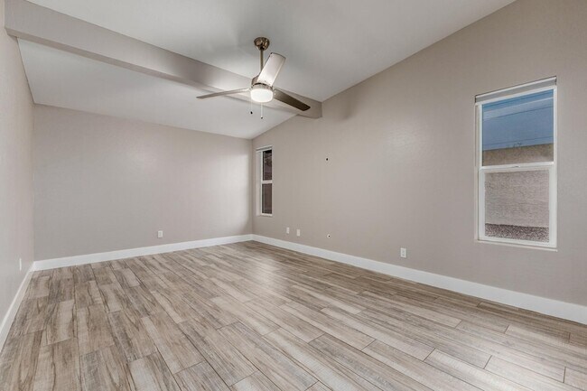Building Photo - 15041 N 6th St