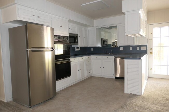 Building Photo - 6317 Rincon Way