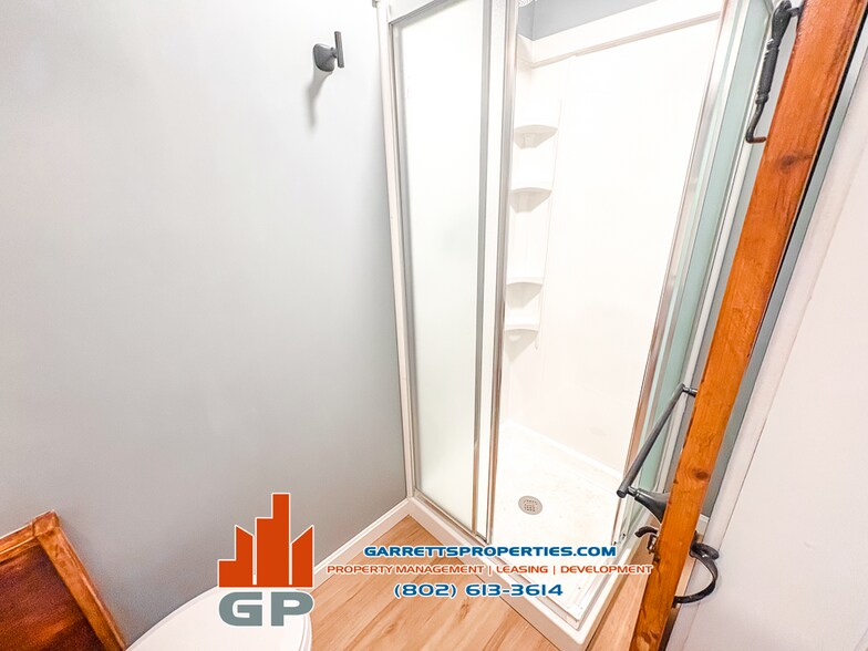 Building Photo - 162 Park St