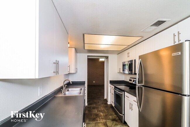 Building Photo - 3320 S Margo Dr
