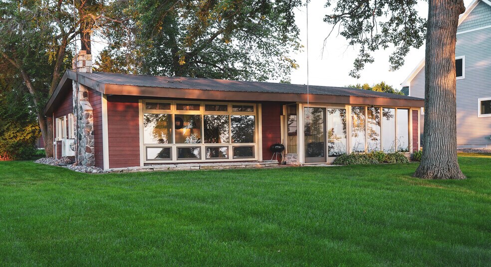 Building Photo - N3203 Ecker Lakeland Dr