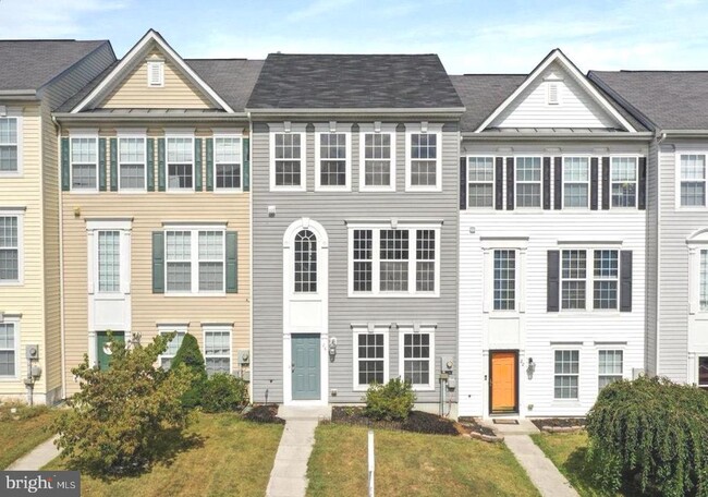 Building Photo - 26 Scholarship Ln