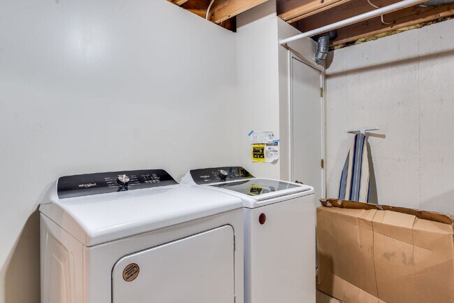 Building Photo - "Spacious 4-Bedroom Gem with 3 Full Baths ...