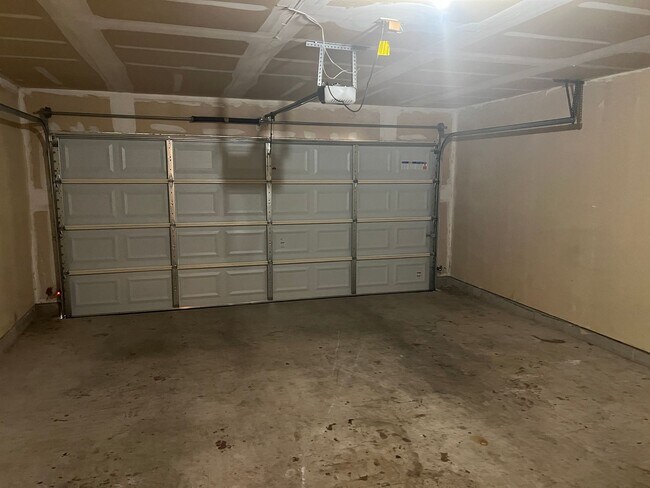 Building Photo - 5701 Capricorn Loop