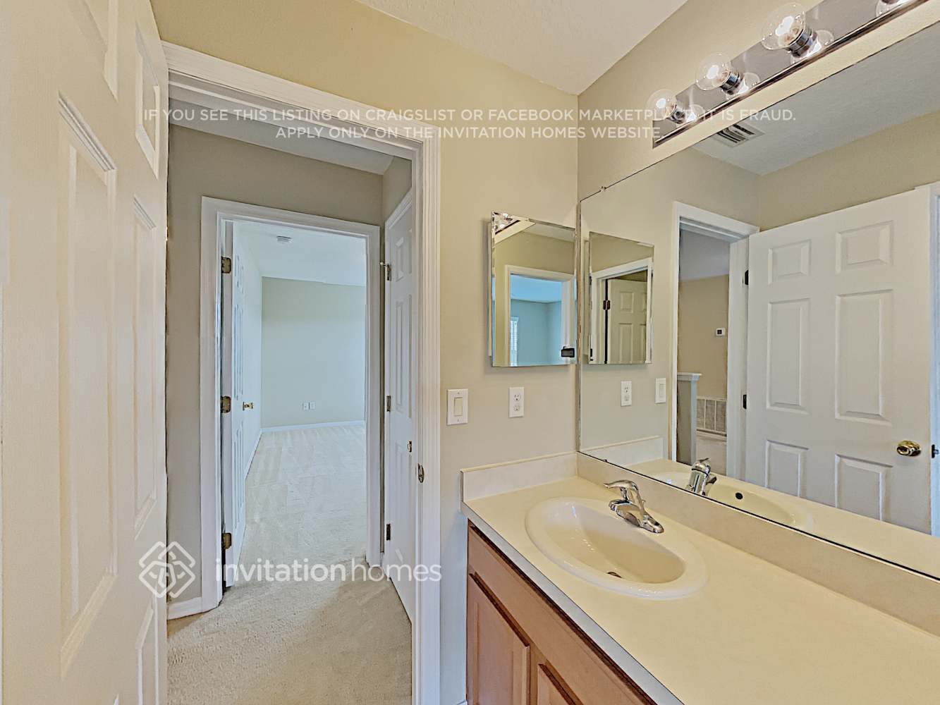 Building Photo - 16138 Bridgepark Dr