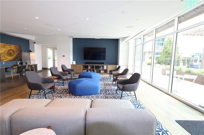 Building Photo - 923 Peachtree St NE