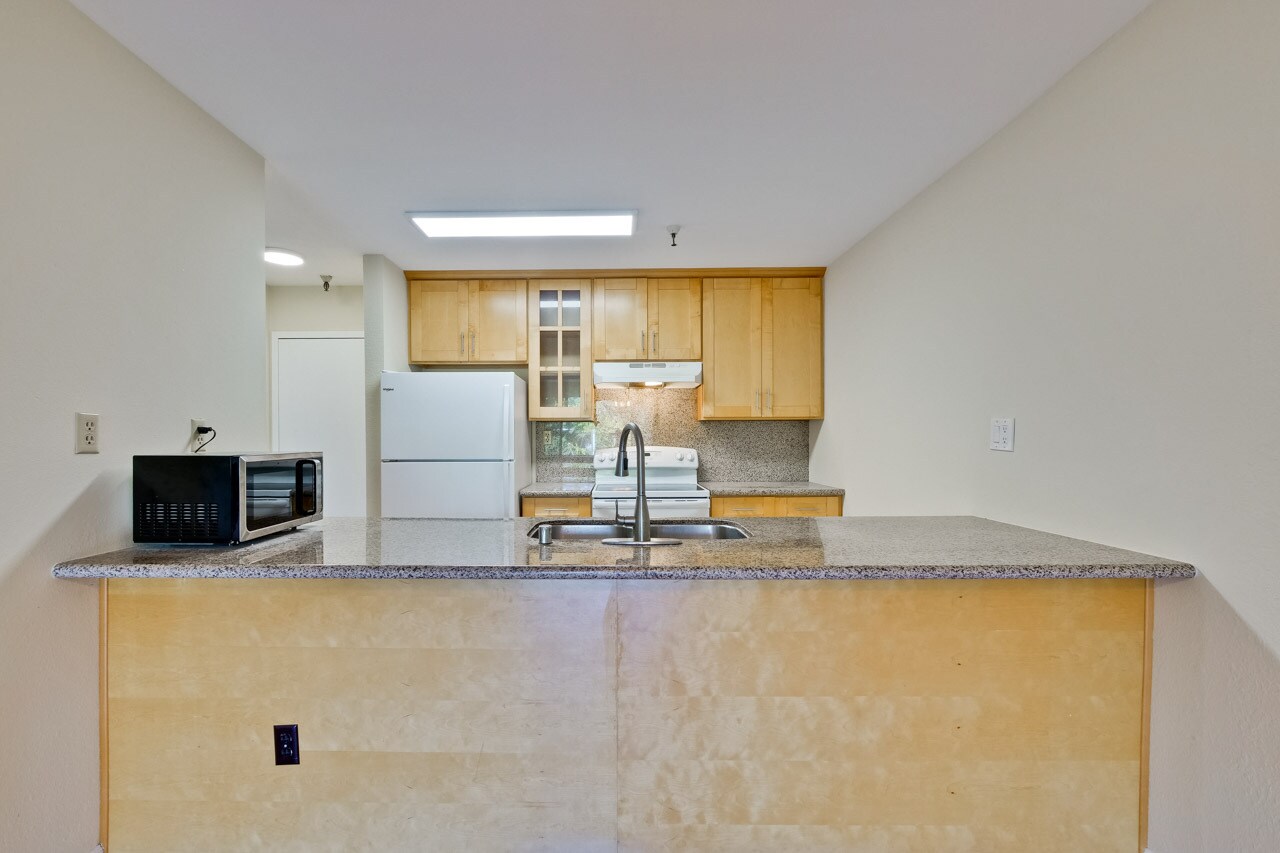 Building Photo - 725 Mariposa Ave.