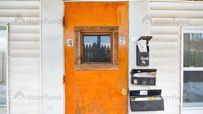 Building Photo - 11 Pleasant St