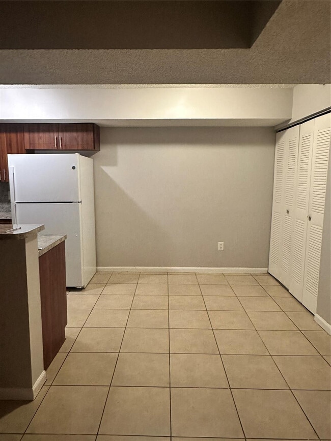 Building Photo - 5590 NW 61st St