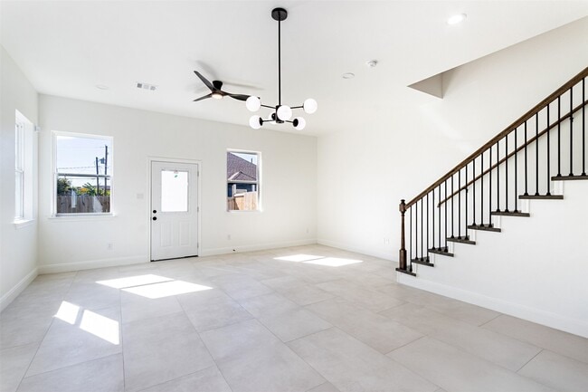 Building Photo - 4008 Bennington St