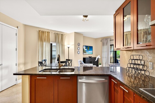 Building Photo - 2409 N Ocean Blvd