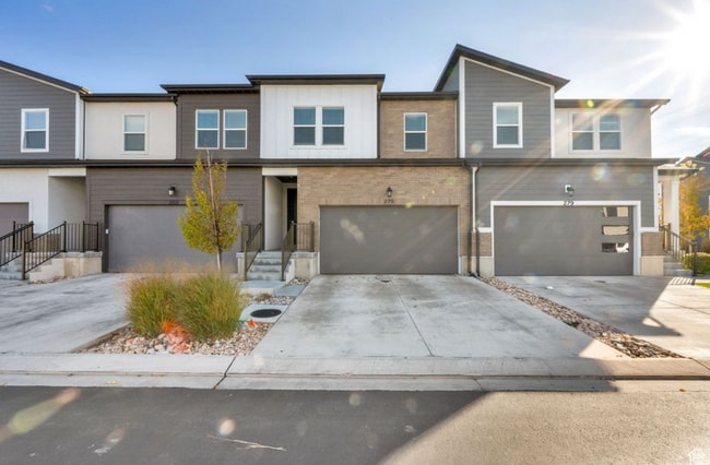 Building Photo - 275 W 700 N