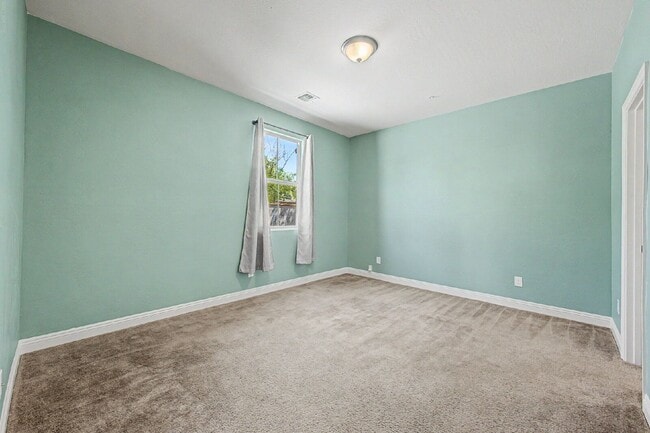 Building Photo - 20515 W Maiden Ln