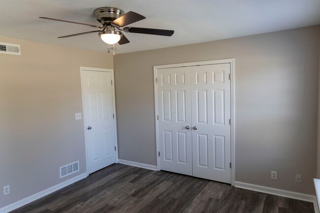 Building Photo - 10504 Pebblestone Cir