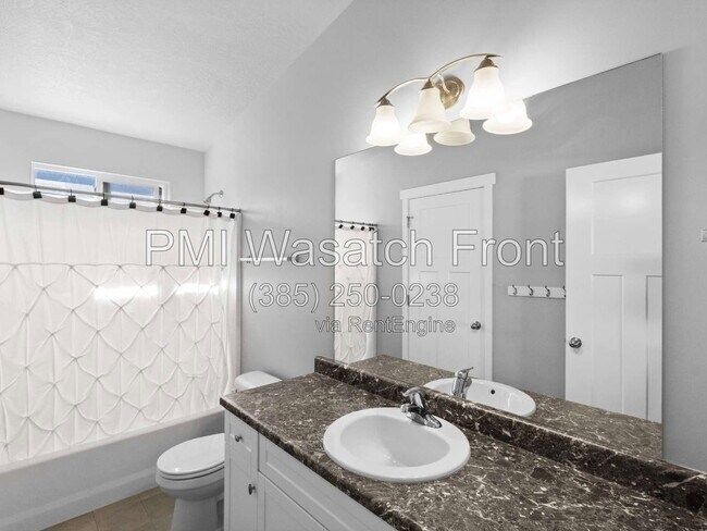 Building Photo - 589 W Life Dr