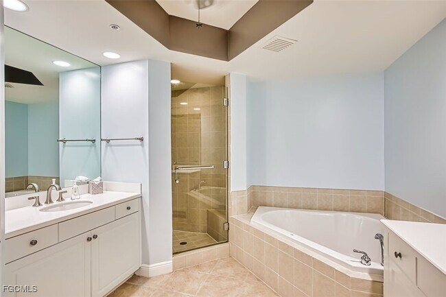 Building Photo - 2090 W First St