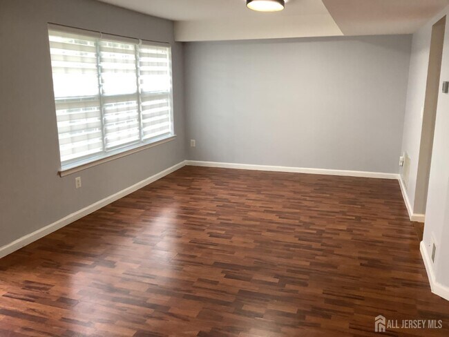 Building Photo - 404 Plymouth Rd