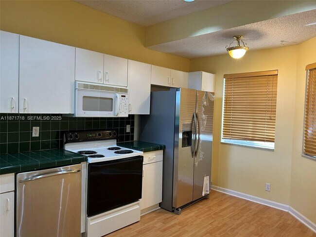 Building Photo - 15851 SW 10th St