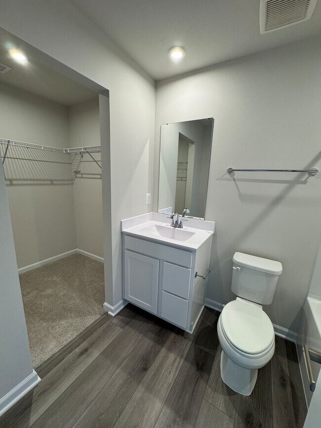 Building Photo - BRAND NEW HOME!