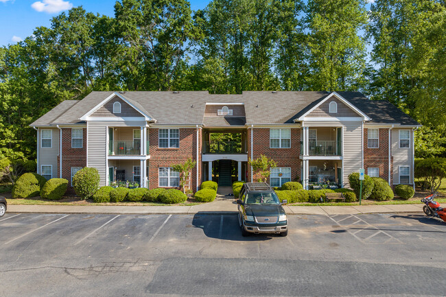 Building Photo - Hunters Glen