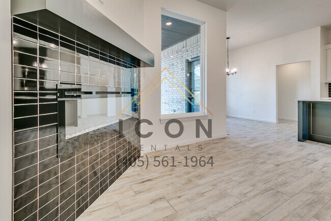 Building Photo - 8429 Stonewood Dr