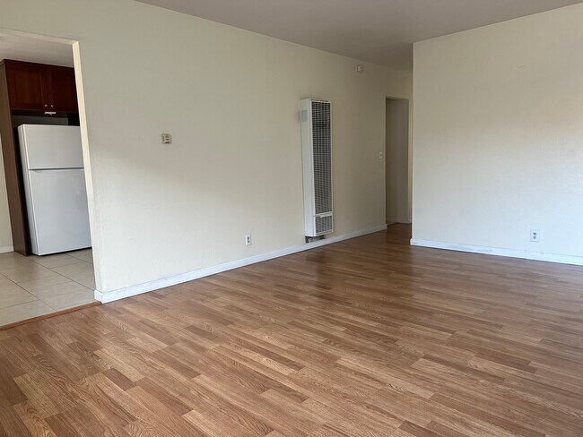 Building Photo - 1110 Buena Vista Ave