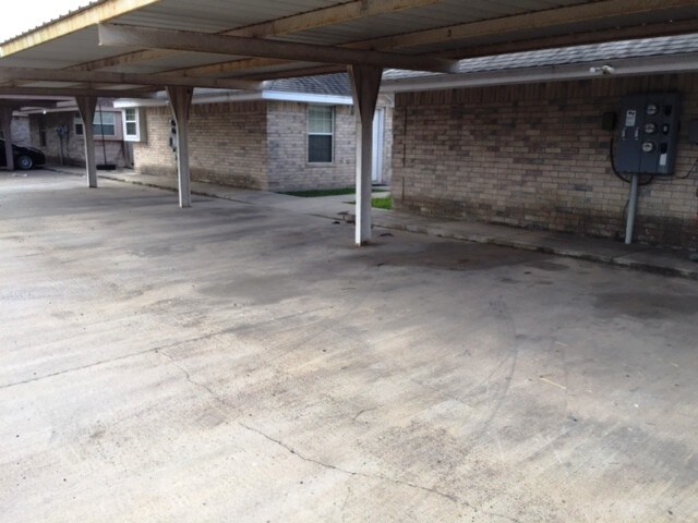 Building Photo - 2303 Moonlight Ln