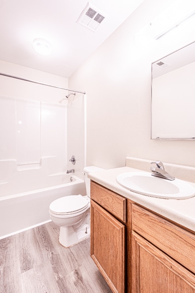 Building Photo - 585 Franklin Grove Church Rd