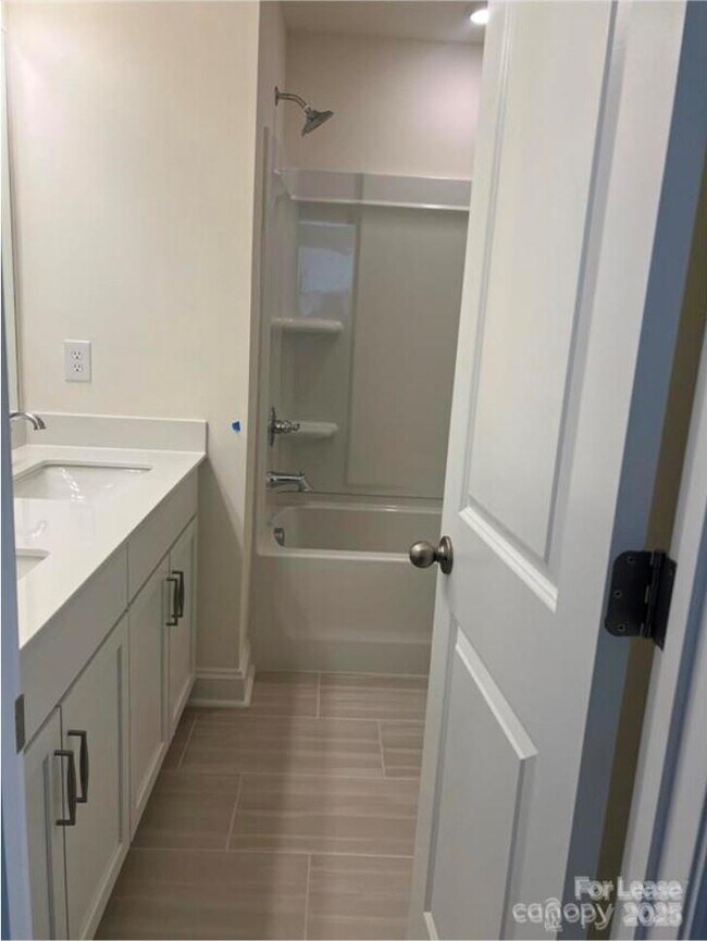 Building Photo - 1522 Cedar Tree Dr