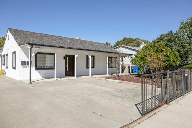 Building Photo - 10955 Burnet Ave