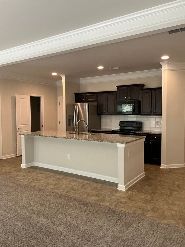 Building Photo - 3-bedroom, 2.5-bathroom single-family home