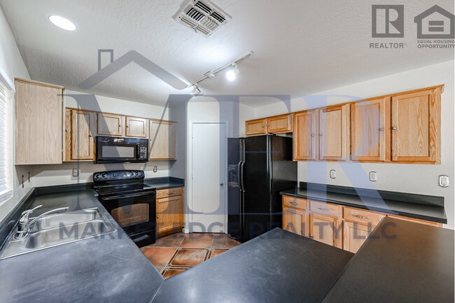 Building Photo - Home at El Mirage Rd/Cactus Rd! JOIN THE W...