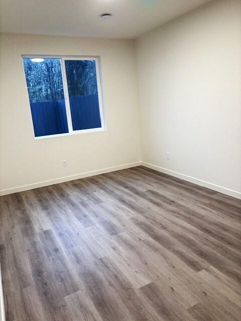 Building Photo - 1915 NW 18th Ave