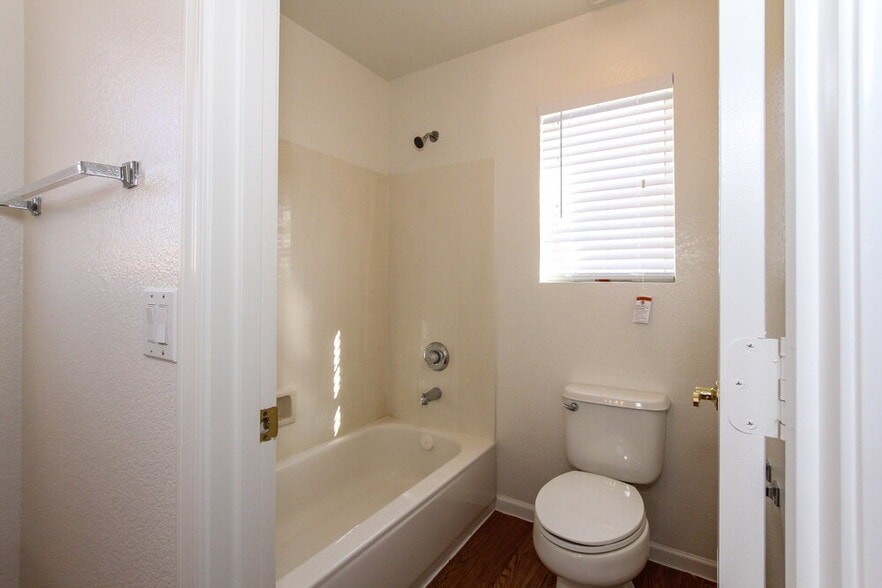 Building Photo - 8760 W Melinda Ln