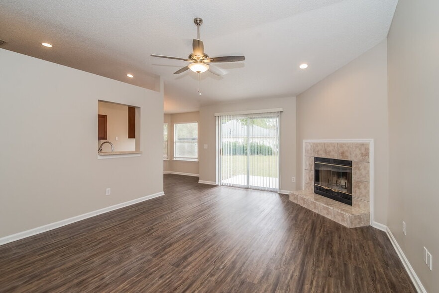 Building Photo - 7955 Ortega Bluff Pkwy