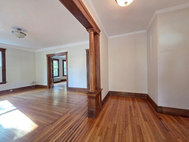 Building Photo - 302 Lexington Ave